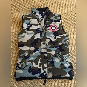COPY - Like brand new Canada Goose women’s vest - size small.